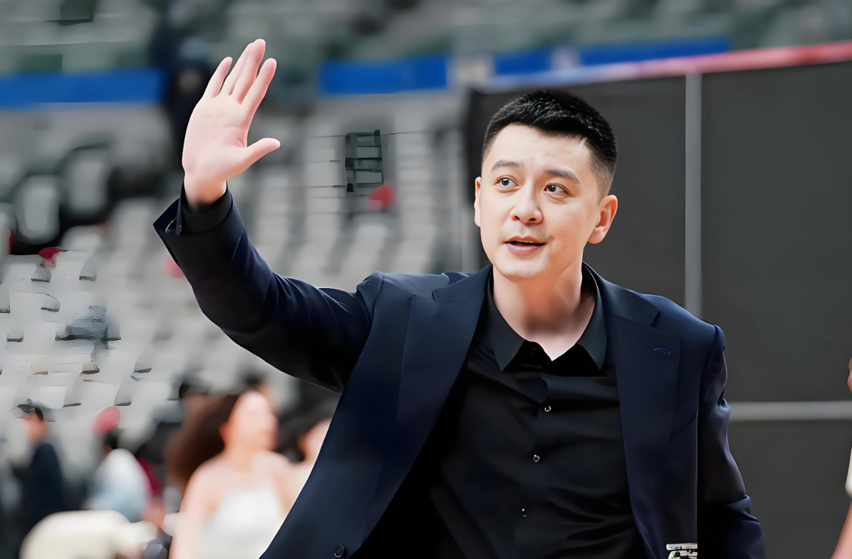 宁队输广东30分！杨鸣个人没输，赢了杜锋一回