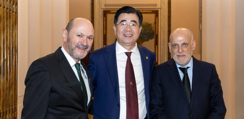 世界杯-宋凯：中国人民热爱皇马和巴萨；教练们正在拉玛西亚参与合作